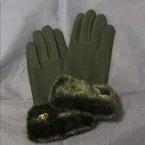 Elegant Black Fur-Trimmed Gloves -size M